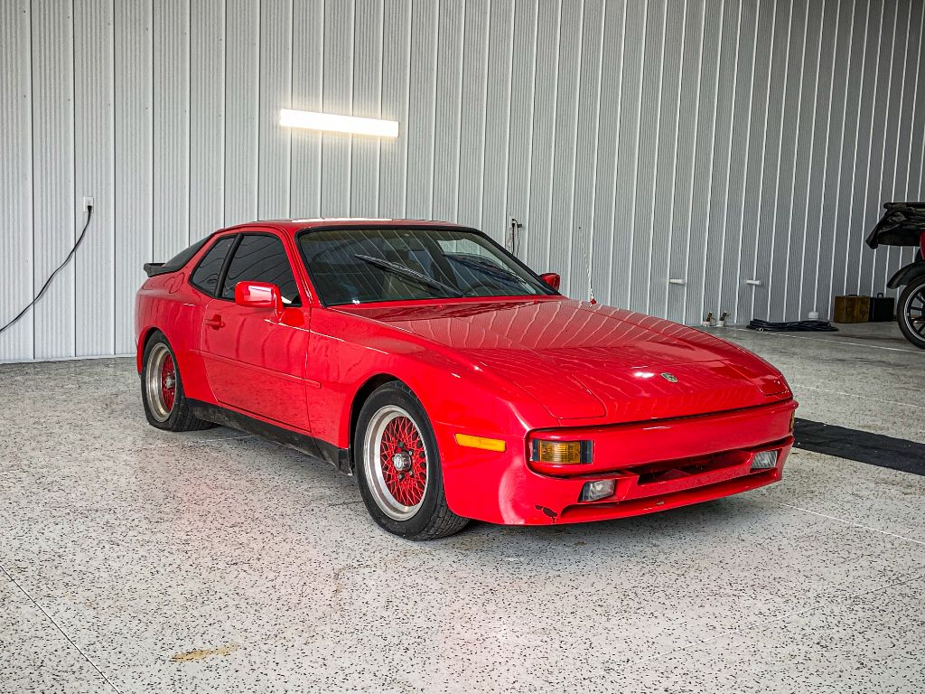 1984 Porsche 944's photo