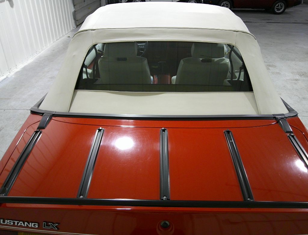 1985 Ford Mustang - Photo 7