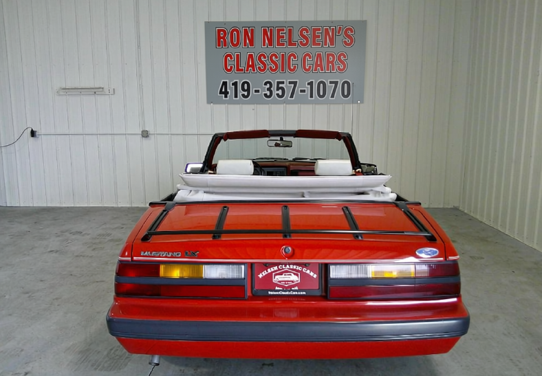 1985 Ford Mustang - Photo 14