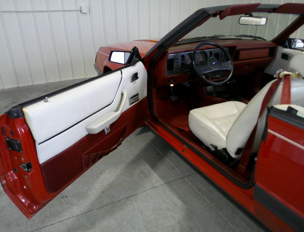 1985 Ford Mustang - Photo 17