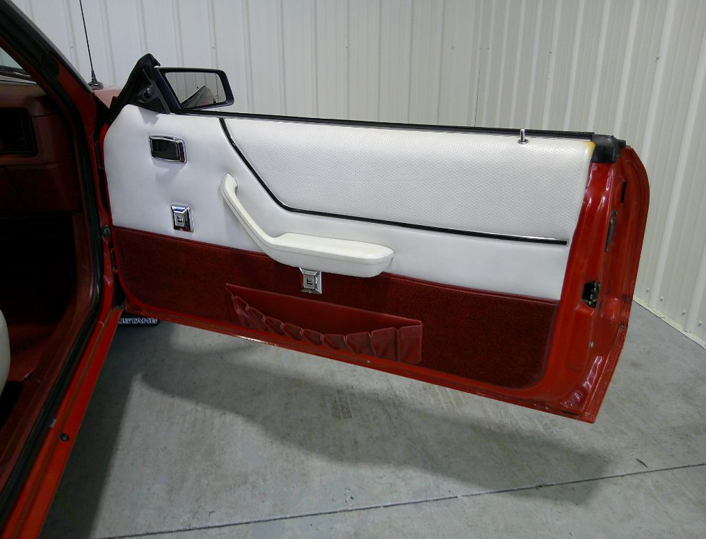 1985 Ford Mustang - Photo 25